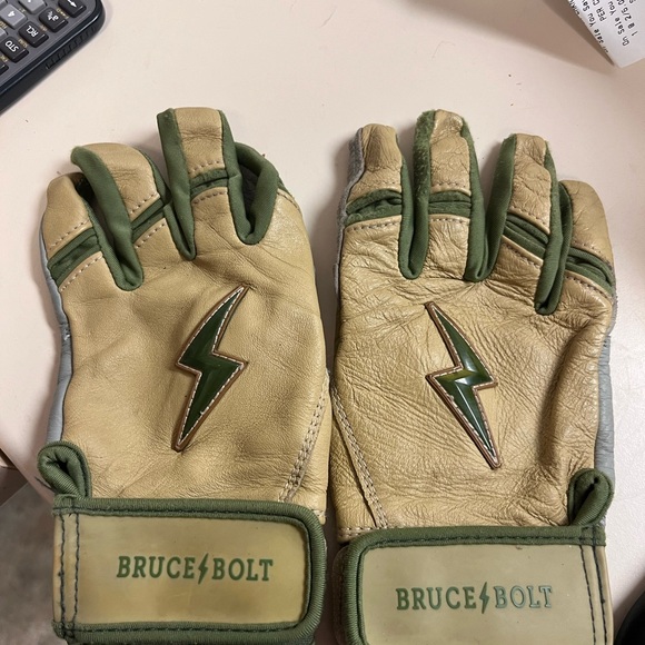 Bruce Bolt Other - Bruce Bolt Youth Bruce Bolt Patriot Series Short Cuff Baseball Batting Gloves